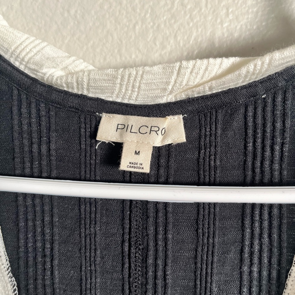 Anthropologie Pilcro Black and Cream Ribbed Textured Racerback Top M EUC - Picture 4 of 7